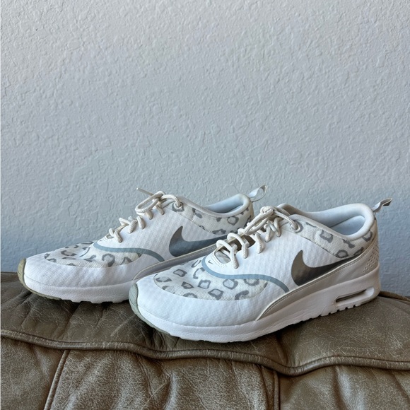 SOLD Nike Air Max Thea - Picture 2 of 6